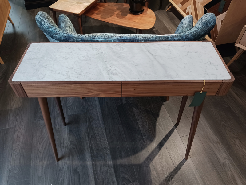 Skrivebord Akira med marmor topplade